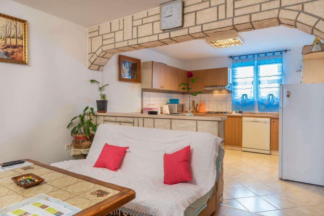 Nostress Apartment Пула Экстерьер фото