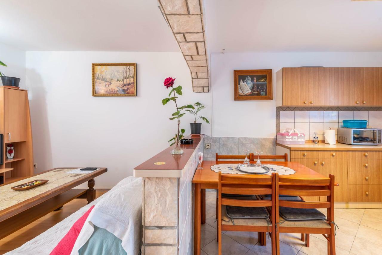 Nostress Apartment Пула Экстерьер фото