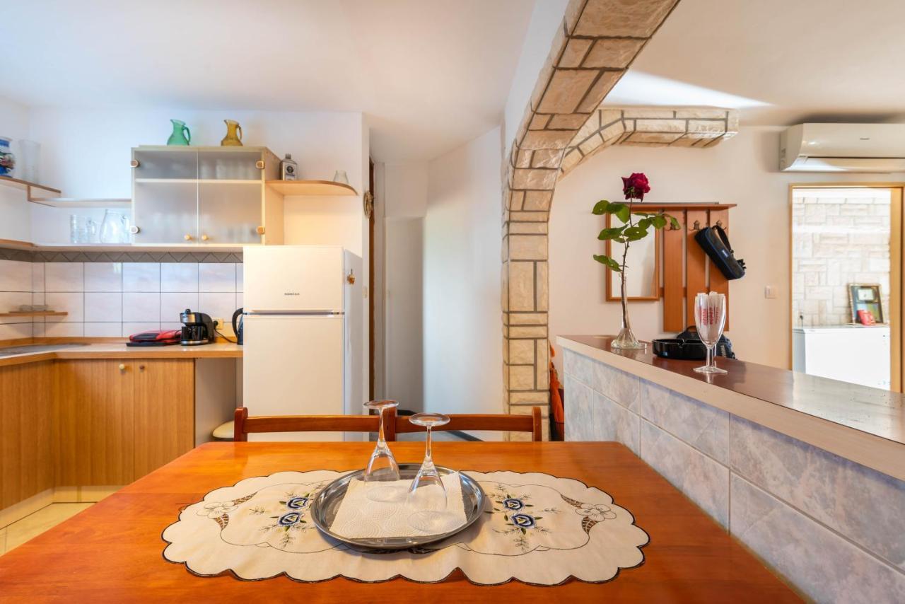 Nostress Apartment Пула Экстерьер фото