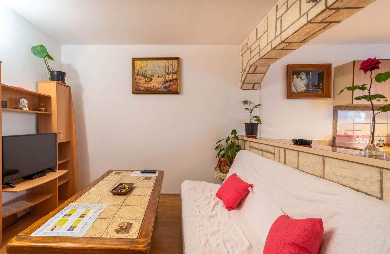 Nostress Apartment Пула Экстерьер фото